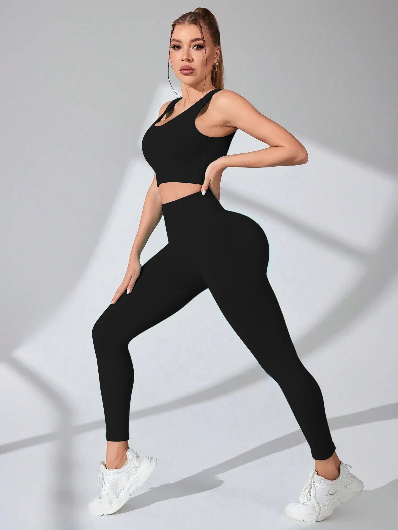 Seamless Yoga Set Womens Leggings And Cross Strap Bra