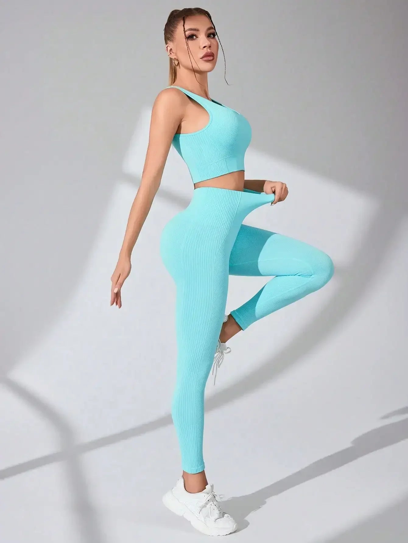 Seamless Yoga Set Womens Leggings And Cross Strap Bra