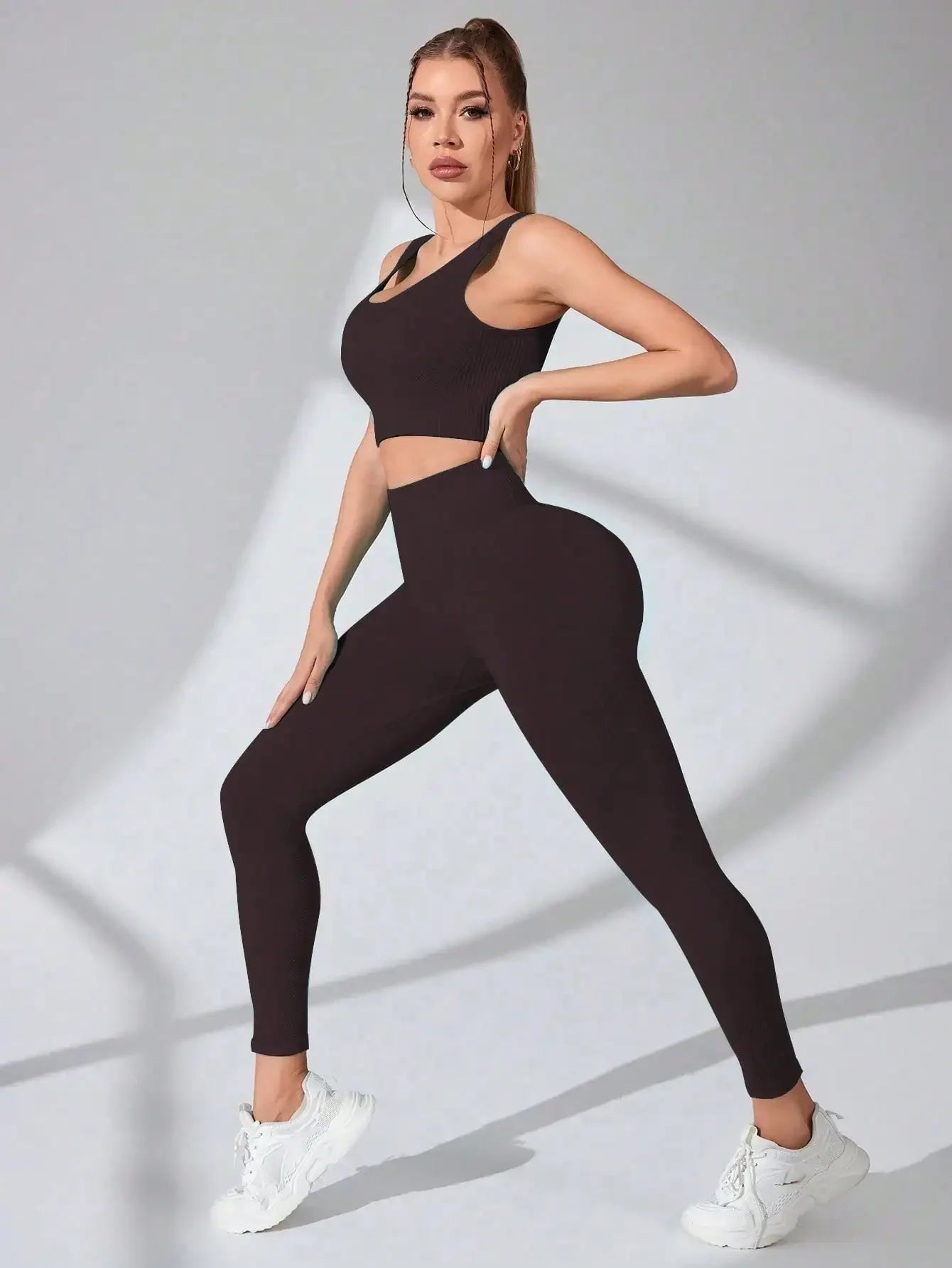 Seamless Yoga Set Womens Leggings And Cross Strap Bra
